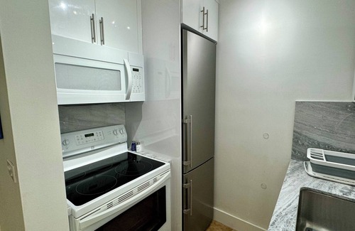 Key Biscayne Apartment | BRAND NEW! 1 Bdr, Pool & Beach. Island paradise 15min to downtown Miami
