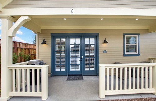 Sonoma House | Brand New 1 Bedroom Luxury Bungalow steps from Sonoma Plaza