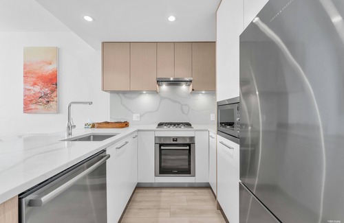 Coquitlam Apartment | Brand New 1B+1B Condo/Clark