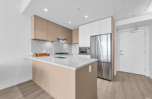 Coquitlam Apartment | Brand New 1B+1B Condo/Clark