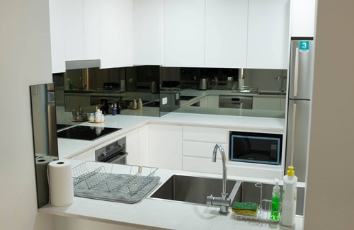 Granville Apartment | Brand New 3.5BR Apartment/3 min walk to STN+BUS
