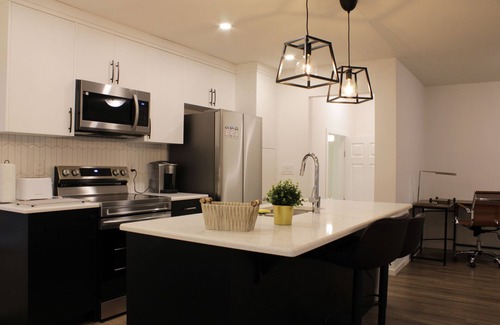 Evanston House | Brand New| 3 Bedroom, 1 king 2 Queen| Near Airport