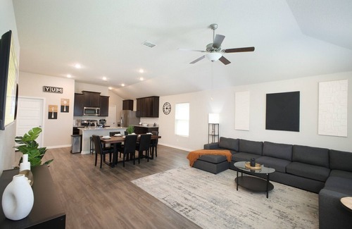 San Antonio House | Brand-New 3BR Brooks Furnished Extended Stay Private Yard Wi-Fi W/D SA