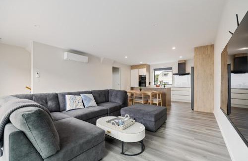 Christchurch City Centre Apartment | Brand New 3BR with garage - Your Base to Explore the CBD