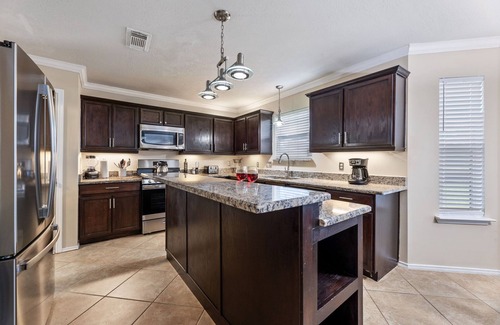 Houston House | Brand New 4Bd 2Baths Home With Hot Tub