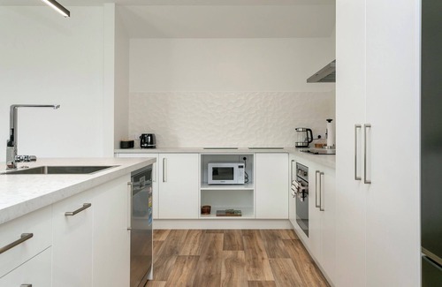 Wharewaka House | Brand New Cosy and Convenient Retreat in Taupo