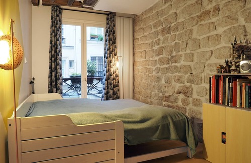 Marais Apartment | BRAND NEW - FAMILY charmful apartment - SPACIOUS and QUIET and large kitchen