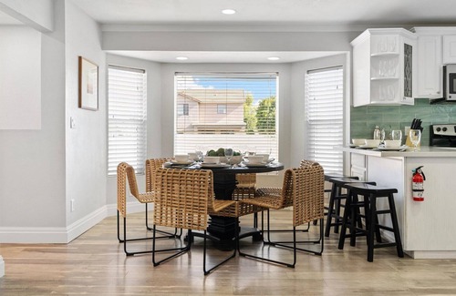 Paradise Valley Village House | Brand New Heated Pool | 6BR Escape | Golden Tee