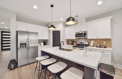 South Central Houston House | Brand new home 3bdnclose to Medical Center/Convention Ctr/Stadiums