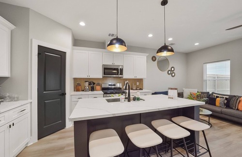 South Central Houston House | Brand new home 3bdnclose to Medical Center/Convention Ctr/Stadiums