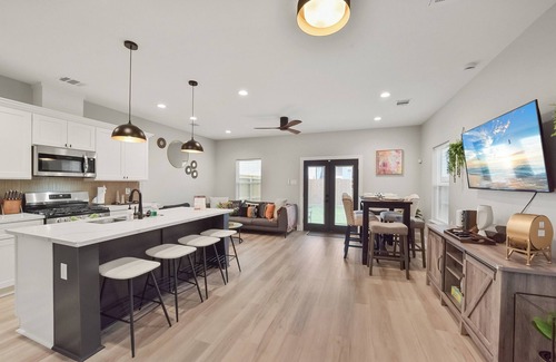 South Central Houston House | Brand new home 3bdnclose to Medical Center/Convention Ctr/Stadiums