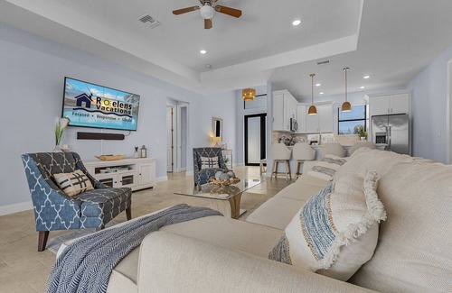 Diplomat House | Brand New & Luxurious, Sunsets, Heated Pool & Spa - Villa Palm Breeze - Roelens