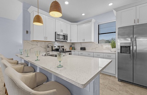 Diplomat House | Brand New & Luxurious, Sunsets, Heated Pool & Spa - Villa Palm Breeze - Roelens