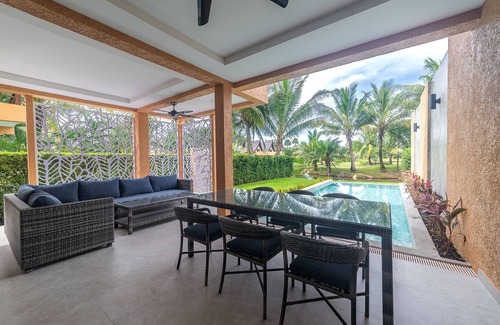 Klong Son Villa | Brand New Luxury 4-B Pool Villa Near Beach, Koh Chang