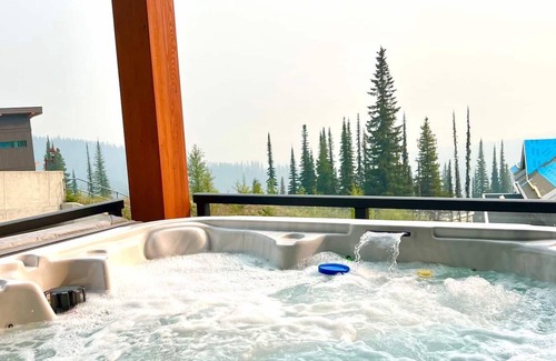 Silver Star Mountain Cabin | BRAND NEW, oversized, Ski-in/Ski-out out luxury in Silver Star Mountain Resort.