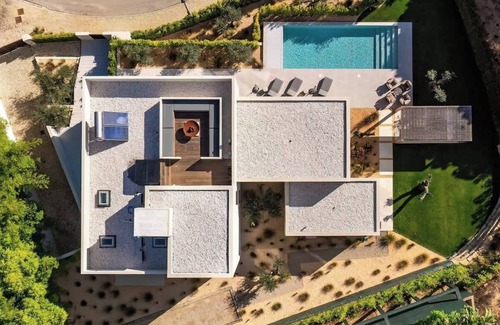 Almancil Villa | Brand-New Quinta do Lago Villa Heated Pool&Jacuzzi
