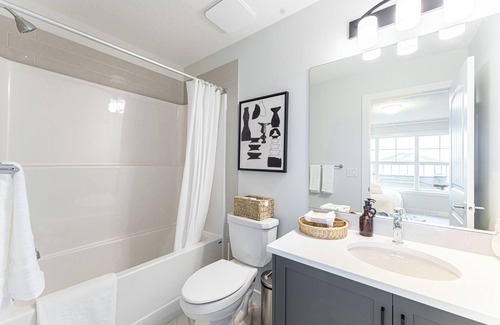 Evanston House | Brand New Sleek 4BR Cozy Home with Main floor BR and Full BA, Sleeps 8