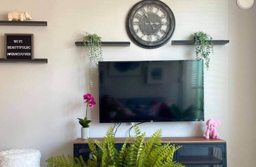 Yorkson Condo | ?Brand New Stylish 1B Suite in Langley?