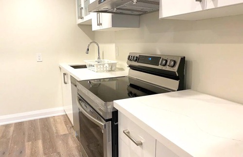 Pickering Apartment | Brand New Walk Out Bsmt Apt Near Beach