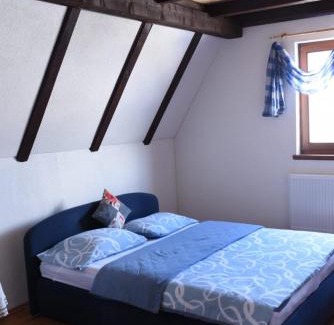 Canton 10 Ski Chalet | Brano