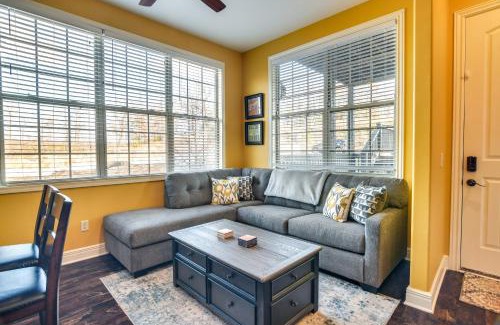 Indian Point Apartment | Branson Condo with Pool Near Silver Dollar City!