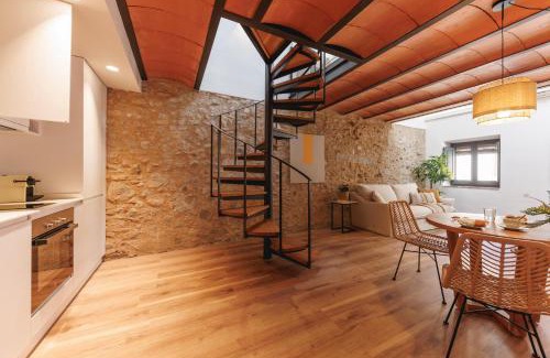 Barri Vell Apartment | Bravissimo Ballesteries 40, Barri Vell duplex