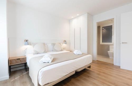 el Mercadal Apartment | Bravissimo Falcó, 3 bedrooms and balcony