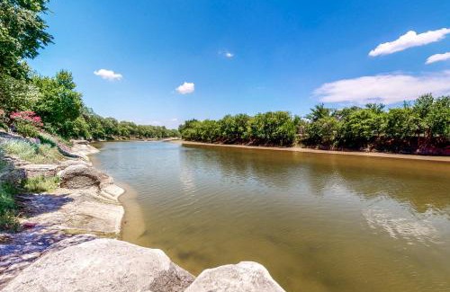 Glen Rose House | Brazos de Dios