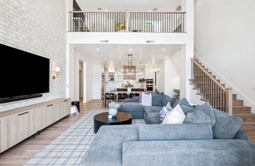 St. George House | Break Point: Private Pool, Lagoon + Beaches + Fall Break Availability