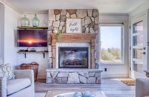 Neskowin House | Breakers Beach House 1 - Meredith Lodging