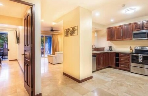 Barrio Los Faroles Apartment | Breakwater Point 101 - Poolside