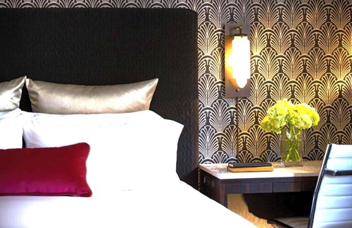 Downtown Chicago Hotel | Breath of Fresh Air! Near Willis Tower and Cloud Gate - The Bean, Pet-Friendly