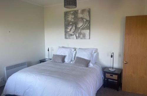 Acacia Bay Apartment | Breath Taking Views of Lake Taupo