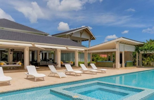 Las Lomas Villa | Breathtaking and Elegant Villa at Casa de Campo