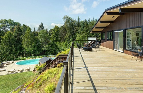 Esterel Ski Chalet | Breathtaking chalet with stunning views and direct access to a lake!