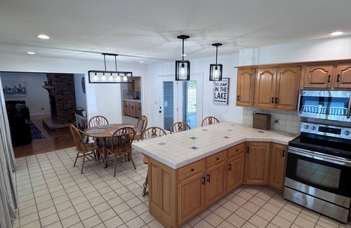 Hardin House | Breathtaking single story 2-bedroom 2-bathroom Kentucky Lake home!