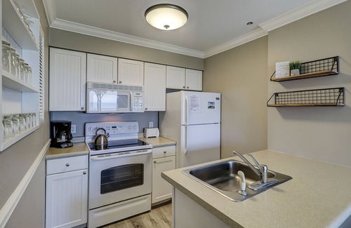Hilton Head Island Condo | Breathtaking Ocean Views with Year-Round Heated Pool!