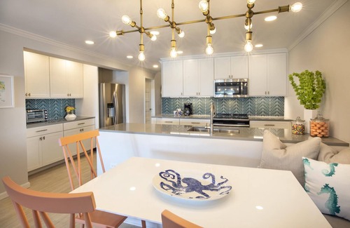 Nazareth Condo | Breathtaking! Very Modern, TOTALLY Renovated, AWESOME Location Beachfront!
