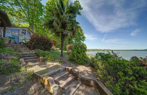 Clover House | Breathtaking View on Lake Wylie 4BR Lakehouse and Dock