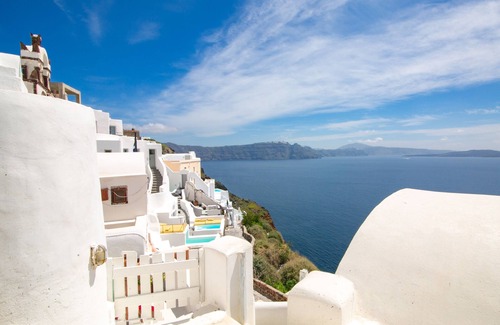Oia House | breathtaking view with jacuzzi ,fully equiped ,made from scratch