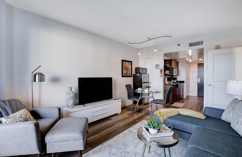 Lake Las Vegas Condo | Breathtaking views, of the Lake, Mountains and Pool, luxurious 1 bed 1 bath apt.