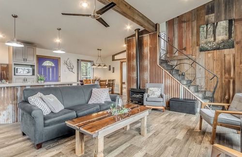 Longtown Cabin | Breathtaking Views! Where doing nothing IS something. You're On Lake Time! RELAX