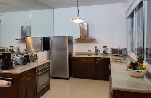 Manuel Antonio Villa | BREATHTAKING VILLA, STUNNING OCEAN/JUNGLE VIEWS, POOL, HS WIFI & MONKEYS!