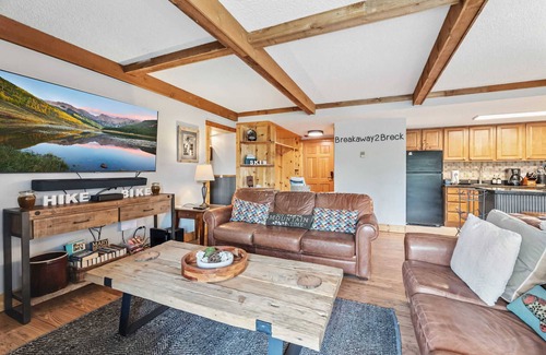 Peak 9 Condo | Breck Getaway: Views, Sauna & Family-Friendly Stay