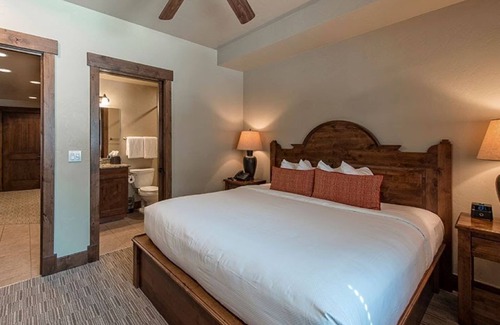 Breckenridge Cabin | Breckenridge, CO - Studio Suite at Grand Lodge on Peak 7 Ski-in/Ski-out Resort