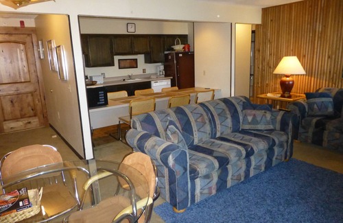 Peak 8 Condo | Breckenridge Condo @ Ski Watch - Ski In Ski Out, On Slopes, Hot Tubs & Mtn Views