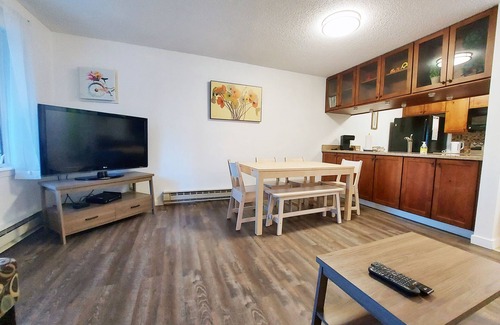 Peak 8 Condo | Breckenridge Peak 8 SKI-IN/SKI-OUT 4 O'CLOCK RUN Free Shuttle Bus to Main St.