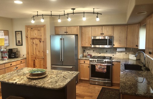 Warrior's Mark House | Breckenridge Retreat, Private Hot Tub, Great Views, Free Bus Route, Walk to Town