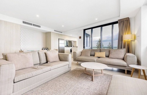 Mooloolaba Apartment | Breeze - Luxury Mooloolaba Apt with Ocean Views!