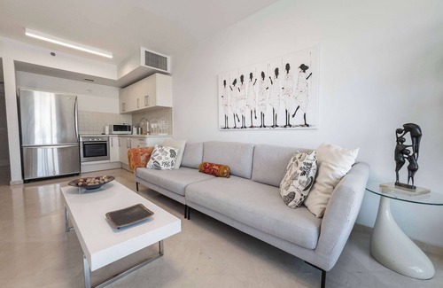 Herzliya Pituach Apartment | Breeze Suite at The Island